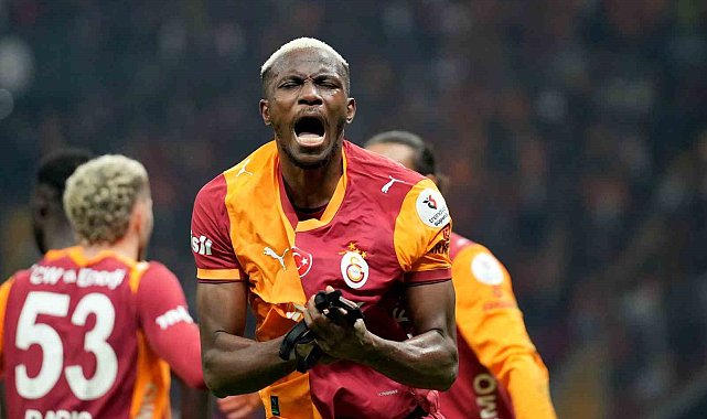 Victor Osimhen bu sezonki gol sayısını 11'e çıkardı