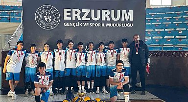 Voleybolda Erzurum Şampiyonu Oltu Cumhuriyet Ortaokulu
