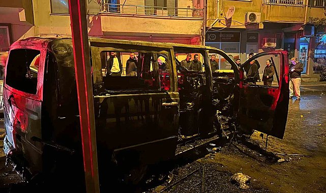 Yalova'da minibüs park edildiği sırada alevlere teslim oldu