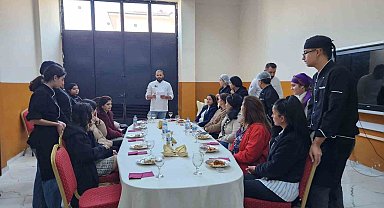 Yemekleri bu kez öğrenciler yaptı, anneler jüri oldu