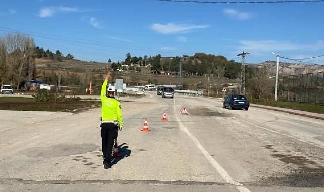 Yenipazar'da trafik güvenliği denetimleri aralıksız sürdürülüyor