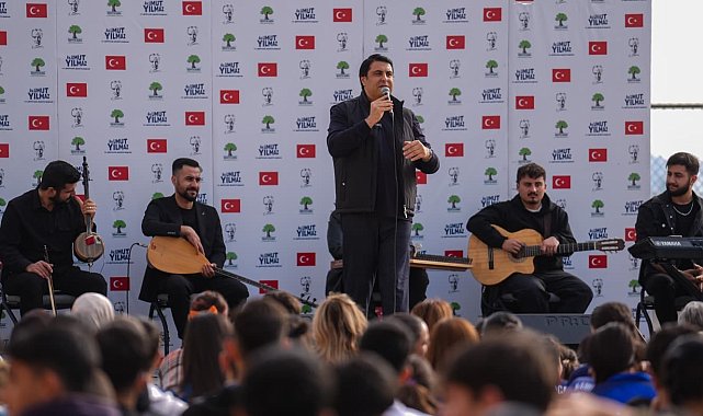 Yılmaz, lise ve üniversite öğrencileri ile buluştu