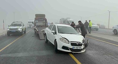 Yoğun sis Tatvan'da zincirleme kazaya neden oldu