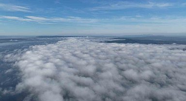 Yoğun sisle kaplanan Çanakkale Boğazı dronla görüntülendi