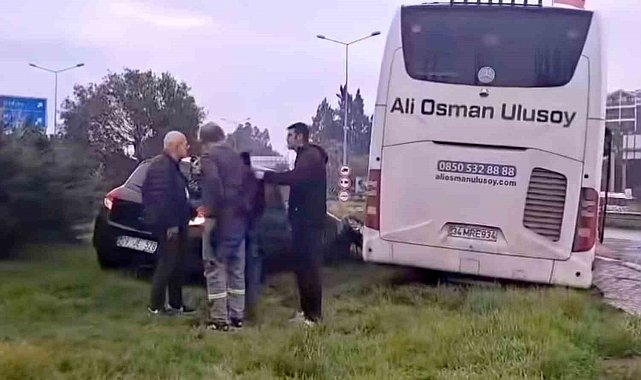 Yolcu otobüsü otomobile çarptı: 1 yaralı