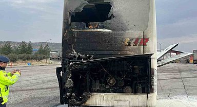Yolcu otobüsü seyir halindeyken yangın çıktı