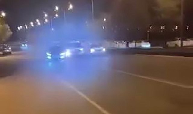 Yolu çekerken kaza anını kaydettiler