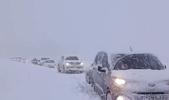 Yüksekova'da kar esareti: Tipi yolları kapattı, onlarca araç mahsur kaldı