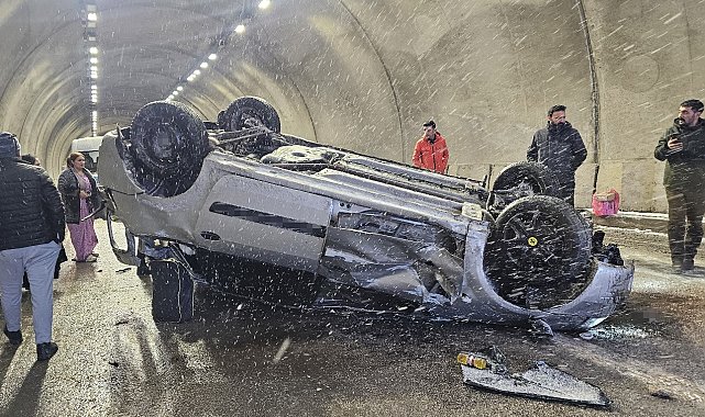 Yüksekova'da trafik kazası: 3 yaralı