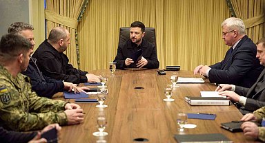 Zelenskiy: " Cenevre belgesinde düzeltmeler yapıldı"