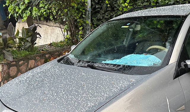Zonguldak'ta ceviz büyüklüğünde dolu yağdı
