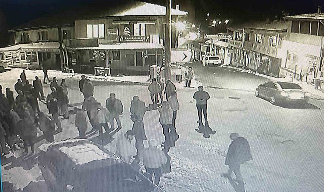 17 yaşındaki çocuk, husumetlisini silahla vurdu: 2 gözaltı