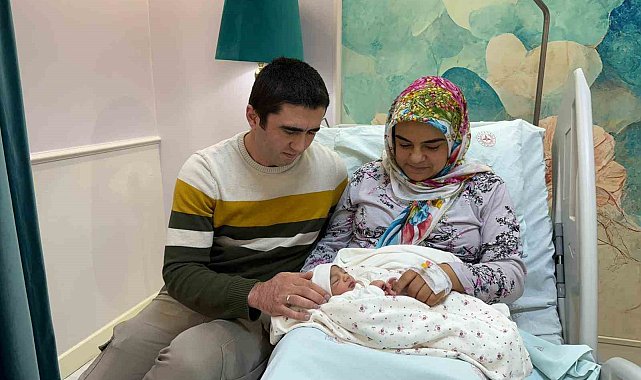 8 yıllık evlat hasreti yılbaşında son buldu: Tunceli'de 2026'nın ilk bebeği "Sahra" dünyaya gözlerini açtı