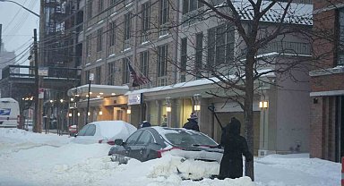 ABD'de kar fırtınası kabusu sürüyor: En az 13 bin uçuş iptal edildi, 953 bin kişi elektriksiz kaldı