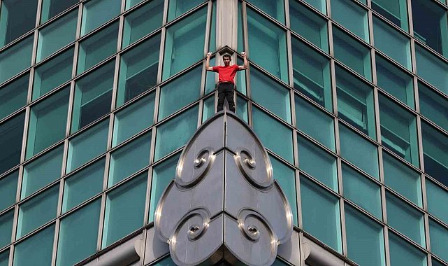 ABD'li sporcu Honnold'dan Tayvan'ın en yüksek binasına halatsız tırmanış