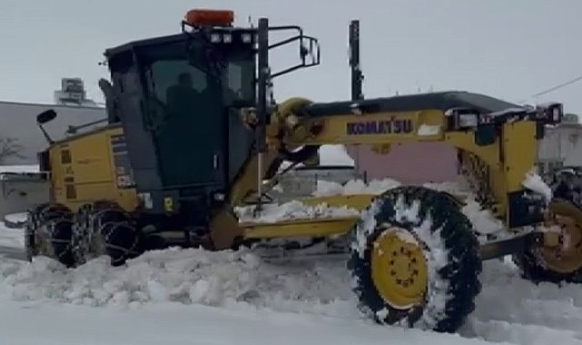Adıyaman'da karla mücadele aralıksız sürüyor
