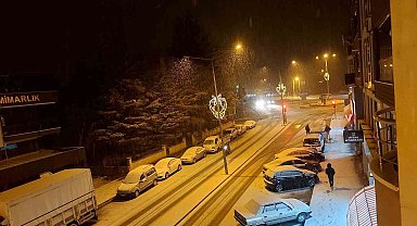 Afyonkarahisar'ın yüksek kesimlerinde kar etkisini gösterdi