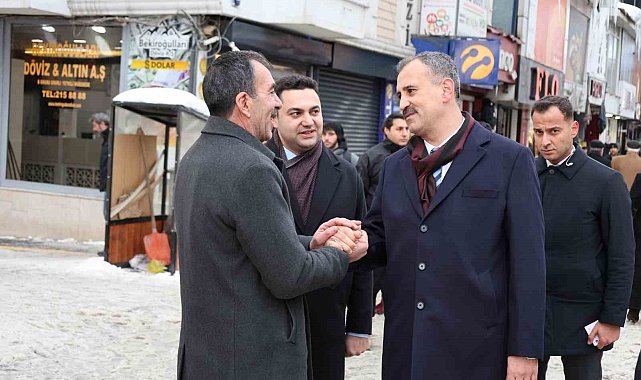 Ağrı Valisi Bozkurt'tan hastane ve esnaf ziyareti