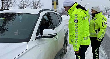 Ağrı'da kış şartlarına yönelik trafik denetimleri sürdürülüyor