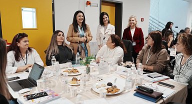 Aileyi merkeze alan çalıştay Karşıyaka'da gerçekleştirildi