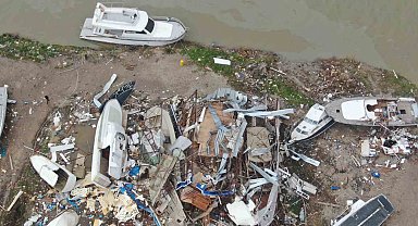 Aksu'da sel ve hortum felaketi: Milyonluk tekneler parçalandı, 700 dönüm alanda seralar sular altında kaldı