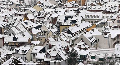Almanya'da "Elli" kar fırtınası: Okullar tatil edildi