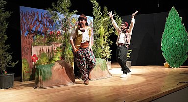 Ankara Keçiören'de ücretsiz tiyatro gösterimleri yoğun ilgi görüyor