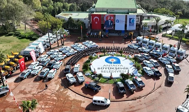 Antalya Büyükşehir Belediyesi araç filosunu güçlendirdi