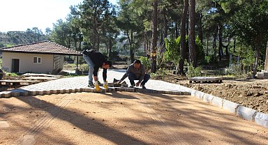 Antalya Manavgat'ta mezarlıklarda çalışma