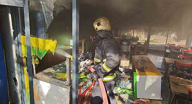 Antalya'da işyerini kendini kilitleyip yangın çıkaran pideci, camları kırıp içeriye giren itfaiye ekiplerince baygın bulundu