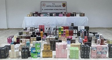 Antalya'da jandarmadan kaçak parfüm operasyonu