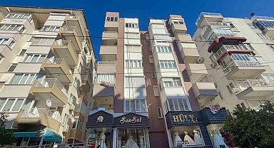 Apartman dairesinde çıkan yangın korkuttu