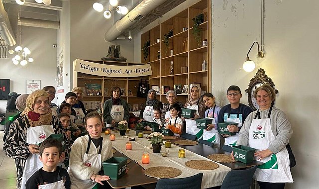 Ara tatilde kuşaklar Yadigar Kahvesi'nde buluştu