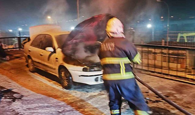Araç yangını kısa sürede söndürüldü