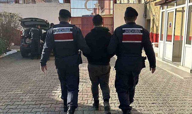 Aranan şahıslar jandarmadan kaçamadı