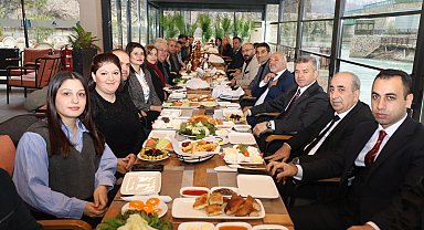 Artvin Valisi Turan Ergün gazetecilerle bir araya geldi