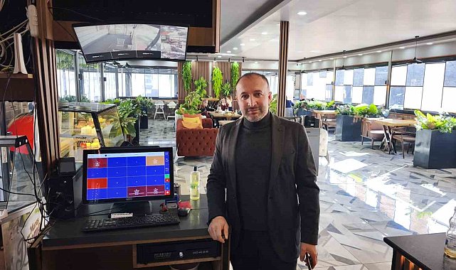 Artvin'de kafedeki hırsızlık anı kamerada