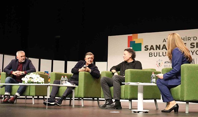 Ataşehir'de sanat ve spor alanında ünlü isimleri buluşturan panel