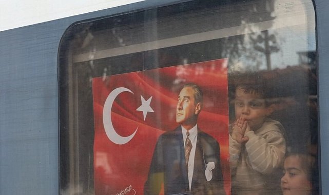 Atatürk'ün Turgutlu'ya gelişinin 103'üncü yılı kutlandı