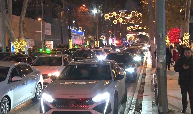 Bağdat Caddesi'ndeki yeni yıl kutlamaları önceki senelere göre sönük geçti
