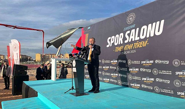 Bakan Bak: "12 milyon vatandaşımıza yüzme öğrettik"