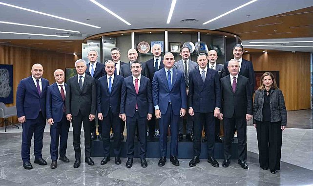 Bakan Ersoy: "Bölgesel krizlere rağmen turizm sektöründe güçlü bir performans ortaya koyduk"
