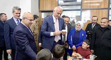 Bakan Ersoy: "Kütüphanelerimiz gençlerimizi geleceğe hazırlıyor"