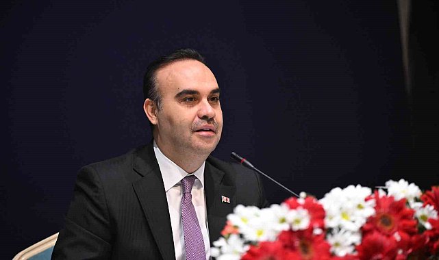 Bakan Kacır: "175 nitelikli araştırmacı, TÜBİTAK Uluslararası Lider ve Genç Araştırmacılar programlarımızın 2025 yılı çağrısına başvurdu"