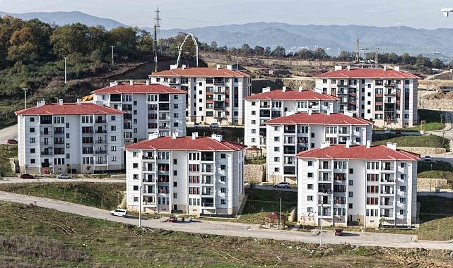 Bakan Kurum'dan Yalova sosyal konut paylaşımı: "Türkiye'yi ev sahibi yapıyoruz"