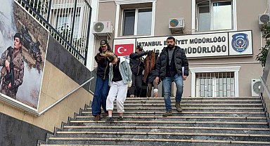 Bakırköy'de 2 kadın girdiği iki farklı evden 1 milyon TL'yi bulan ziynet eşyaları çaldı