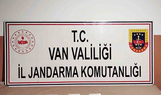 Başkale'de 280 adet sentetik hap ele geçirildi