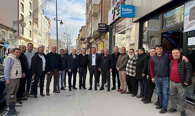 Başkan Çetinkaya Ankara Caddesi'nde esnaf ve vatandaşlarla buluştu