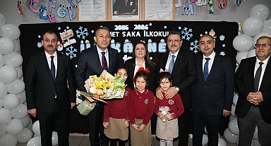 Başkan Genç, öğrencilerin karne heyecanına ortak oldu