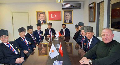 Başkan Salt gaziler, muhtarlar ve vatandaşlarla bir araya geldi